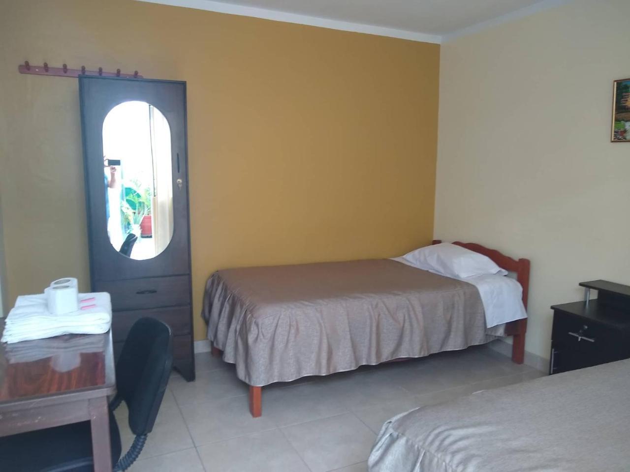 Hospedaje Golden Inn Camaná Exterior photo